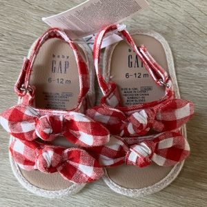 Baby Gap 🌟HP🌟 6-12 Month Gingham Sandals NWT